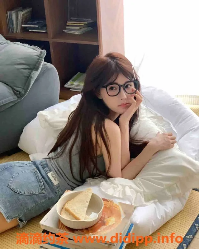 乌鲁木齐外围-乌市04年新人173/3000元，甜美可爱