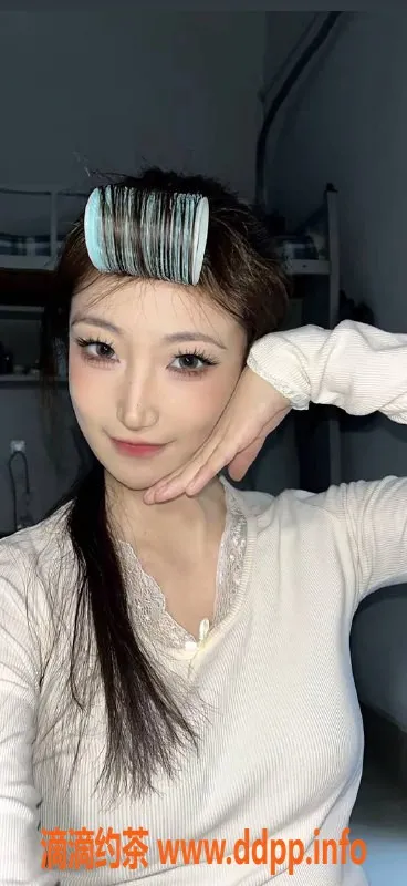 赣州楼凤资源信息,章贡区174高女大学生糕糕，身材诱人，服务超棒