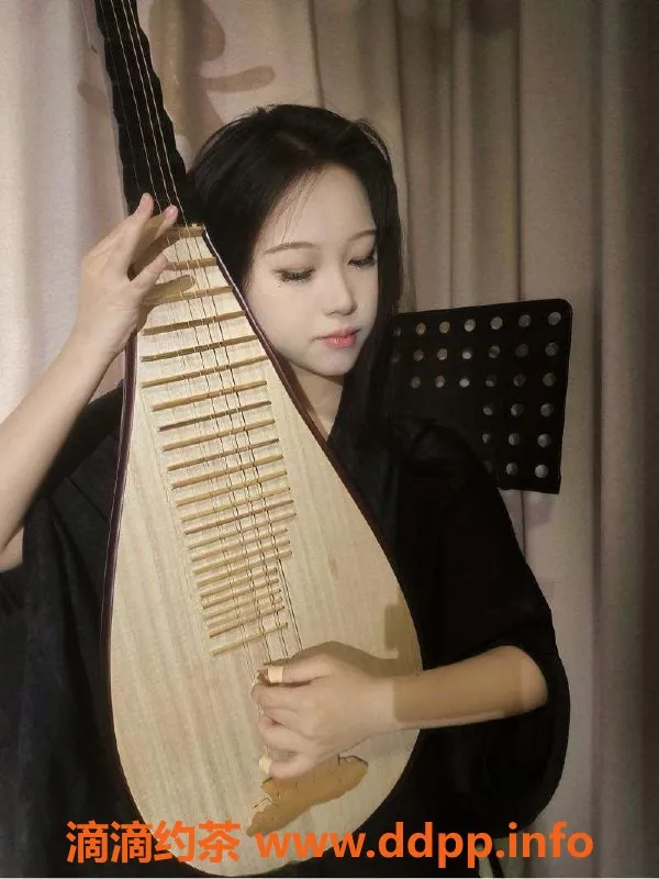 乌鲁木齐楼凤-高颜值艺考生，165长腿细腰，服务优质