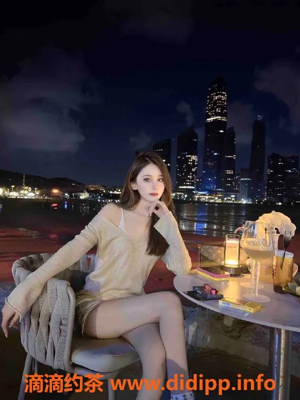 乌鲁木齐外围-乌市00后瑜伽女教师，86斤马甲线