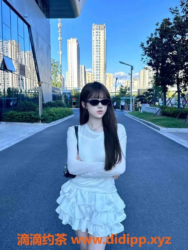 乌鲁木齐外围-乌市美女真白🐯，170高、天然优质，3000/P