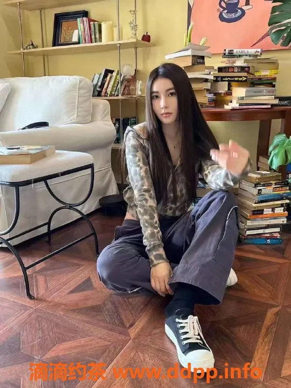 乌鲁木齐外围-乌市96年模特 完美御姐175/ D蜜桃臀