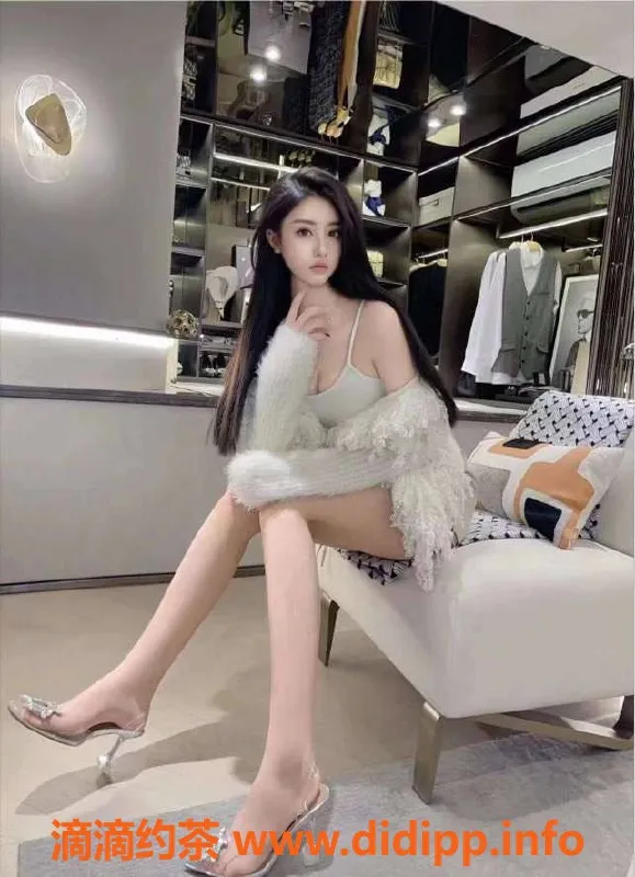 乌鲁木齐外围-乌市甜美女神，168cm D罩杯，主动热情服务