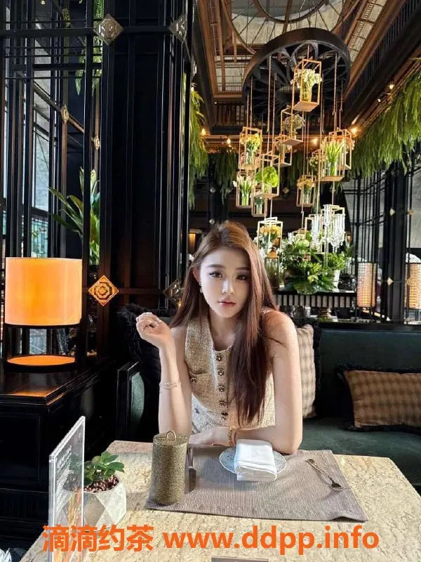 乌鲁木齐外围-乌市172D极品御姐，雪白肌肤69💋 售价3000起