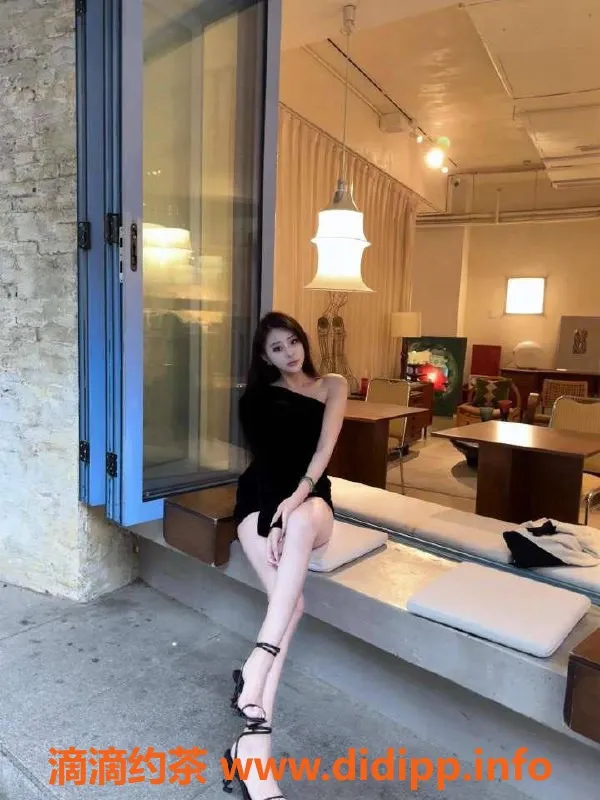 乌鲁木齐外围-乌市172D极品御姐，雪白肌肤69💋 售价3000起