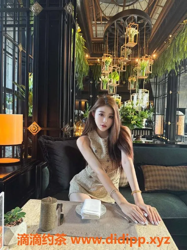 乌鲁木齐外围-乌市172D极品御姐，雪白肌肤69💋 售价3000起