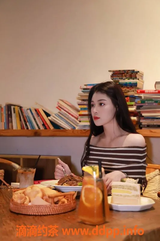 福州楼凤-仓山月月，163cm，98斤，36D，价格6💰