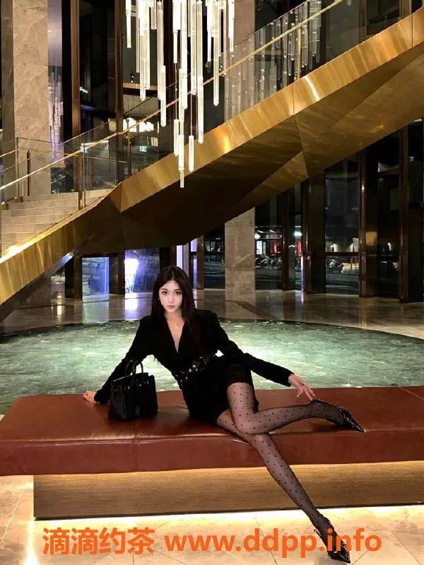 乌鲁木齐外围-乌市174cm妩媚妹子，D罩杯3000起