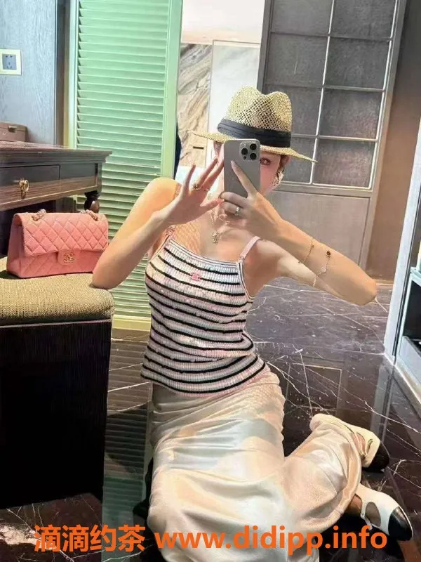 乌鲁木齐外围-乌市新人网红模特173高挑，C罩杯只需3000起！