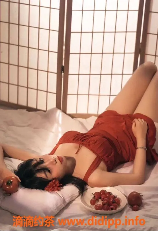 乌鲁木齐外围-乌市南方女孩172cm D罩杯，热情似火，3000/次