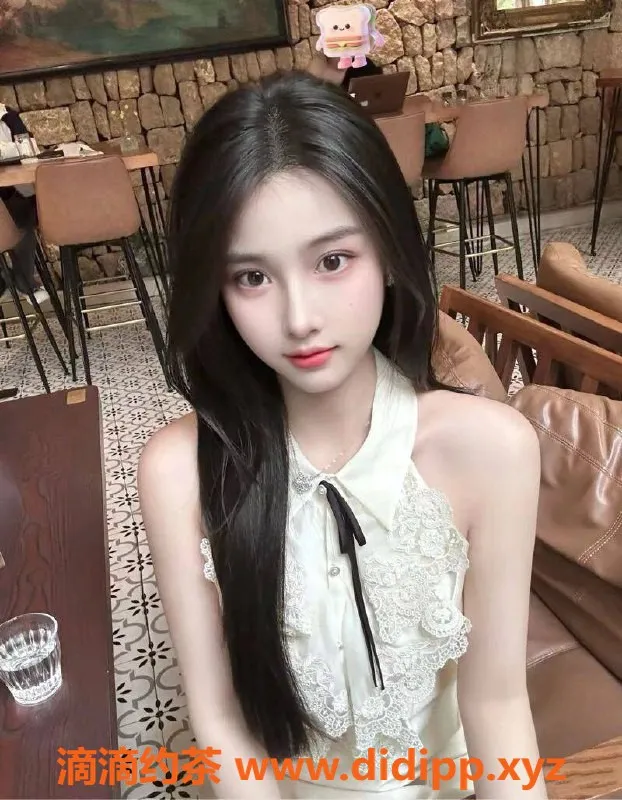 乌鲁木齐外围-乌市清纯学生兼职，168cm大长腿，3000元起