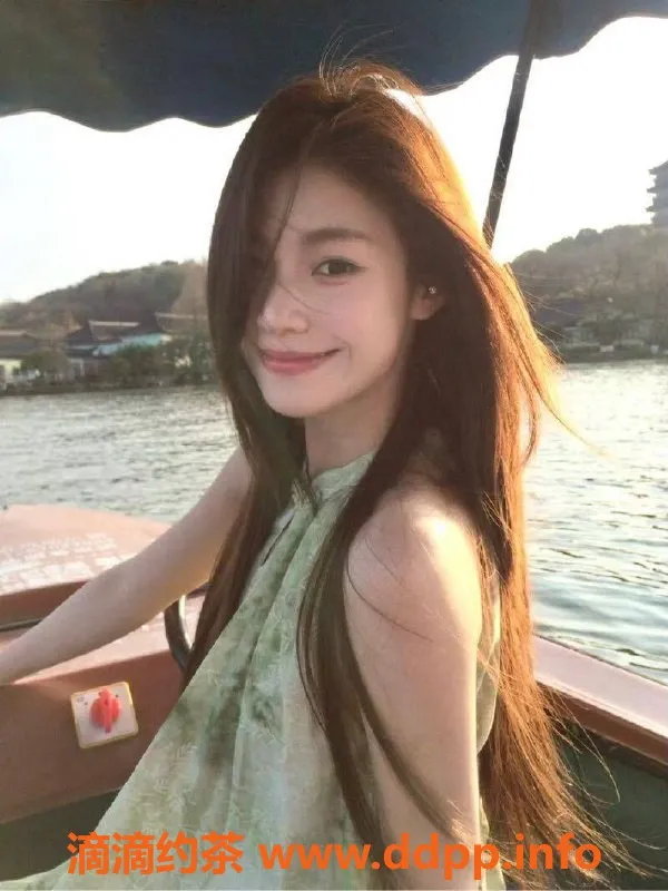 乌鲁木齐外围-乌鲁木齐大学生小雅，极品高白纯，3000元起