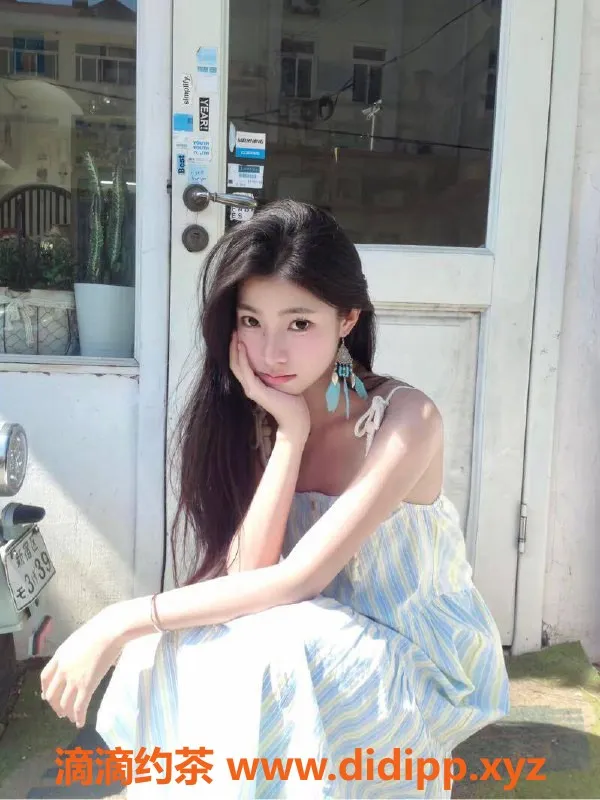 乌鲁木齐外围-乌鲁木齐大学生小雅，极品高白纯，3000元起