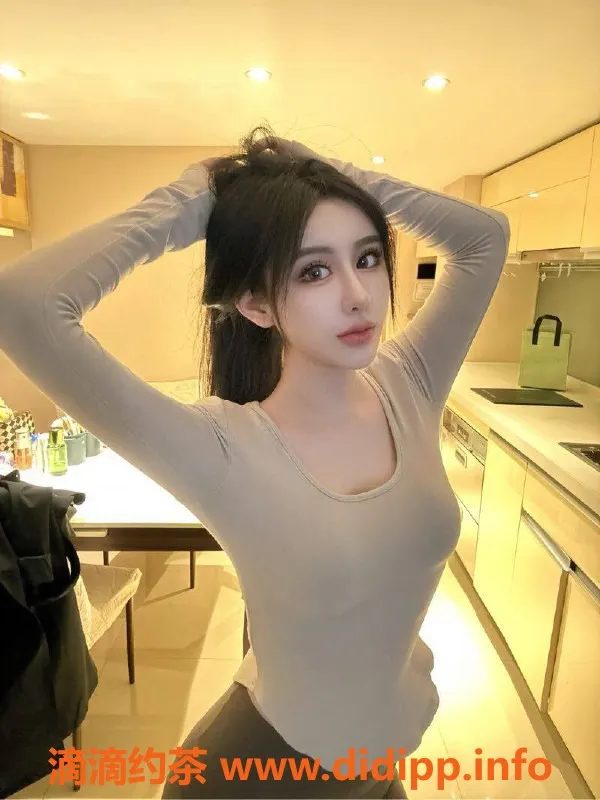 乌鲁木齐楼凤-00年极品白瘦美，172cm高D杯，只需XX元