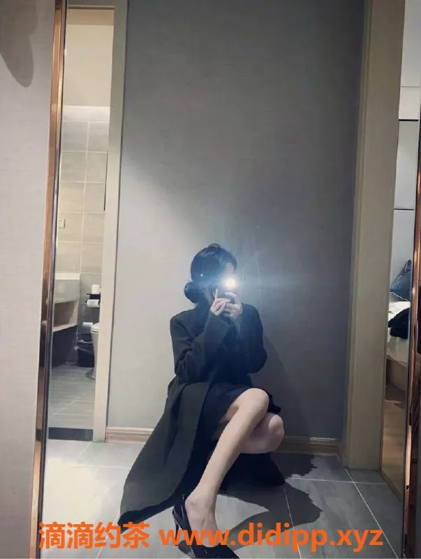 乌鲁木齐楼凤-00年极品白瘦美，172cm高D杯，只需XX元