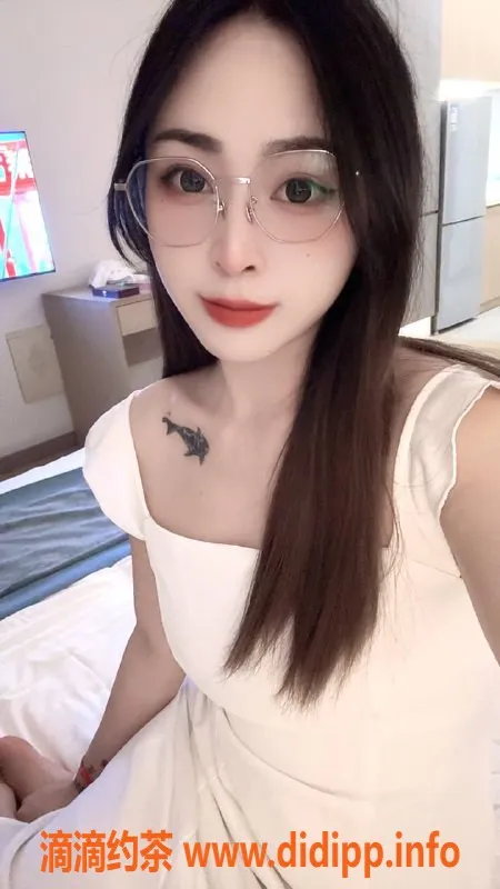 深圳楼凤资源信息,深圳龙岗小耳朵，1000元激情服务等你来探！