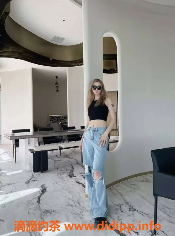 乌鲁木齐楼凤-新疆维吾尔族美眉，175cm，50kg，34C，气质出众