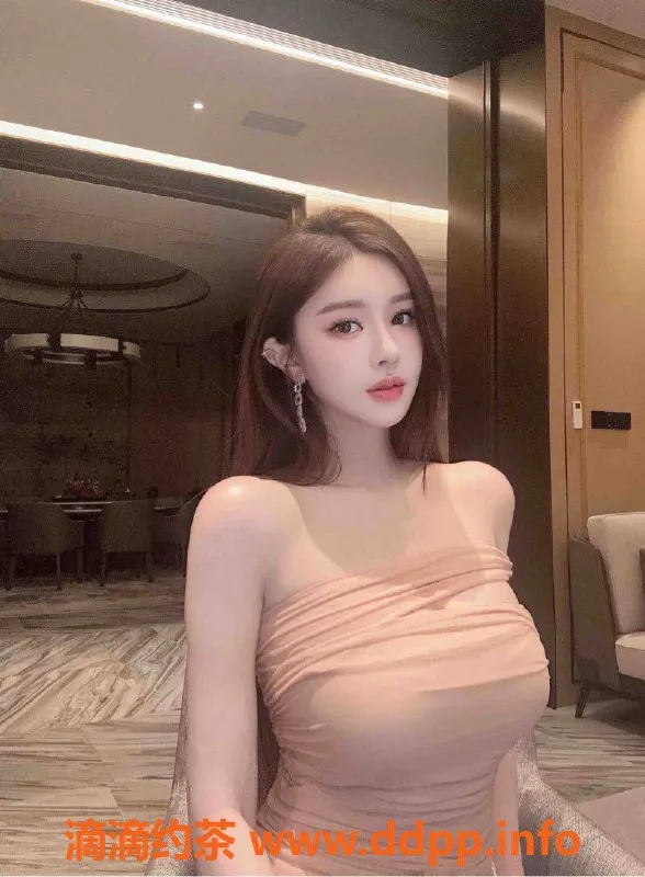 乌鲁木齐楼凤-高级自然脸美女，自媒体博主173高100斤大E罩杯