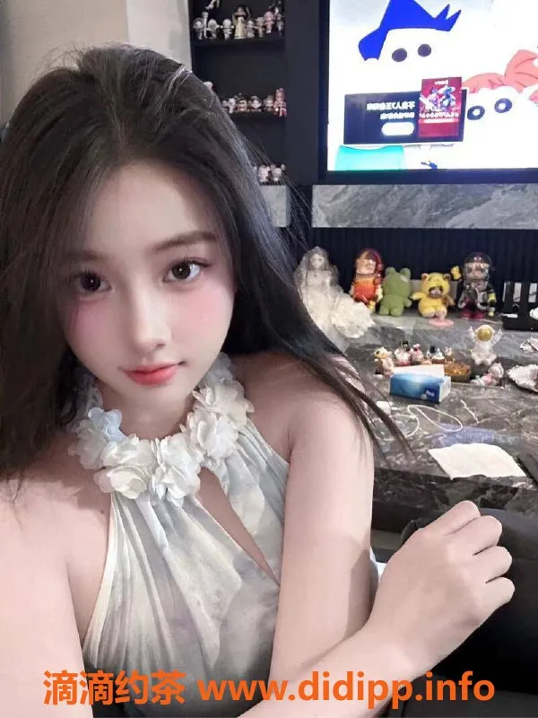 乌鲁木齐楼凤-清纯学生168cm/85斤，蜜桃臀可爱女友体验