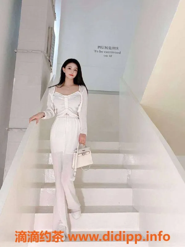 乌鲁木齐楼凤-171cm健身教练，天然D罩杯，温柔甜美