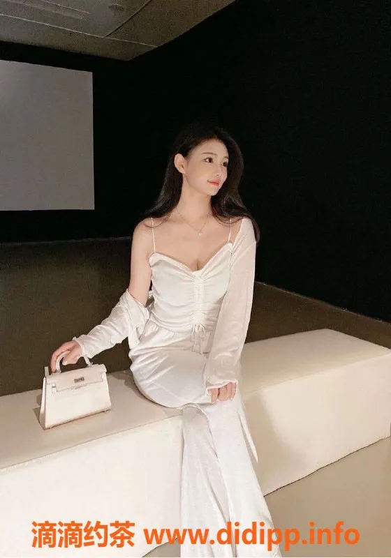 乌鲁木齐楼凤-171cm健身教练，天然D罩杯，温柔甜美