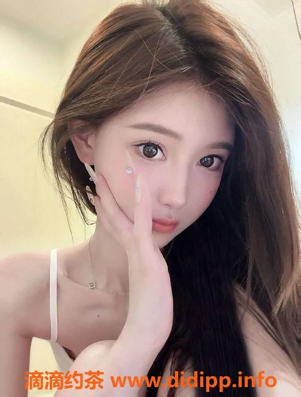 乌鲁木齐楼凤-粉嫩少女艺术生，170高92斤 C罩杯服务