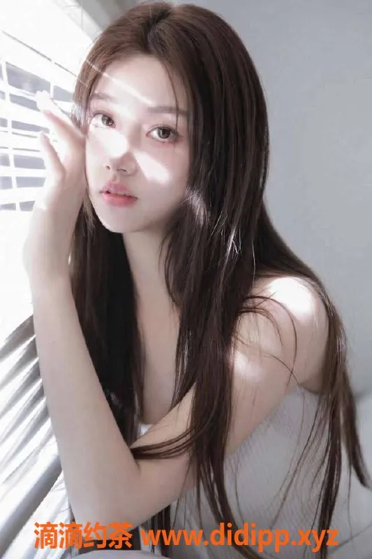 乌鲁木齐楼凤-168cm精致女友，D罩杯蜜桃臀等你来玩