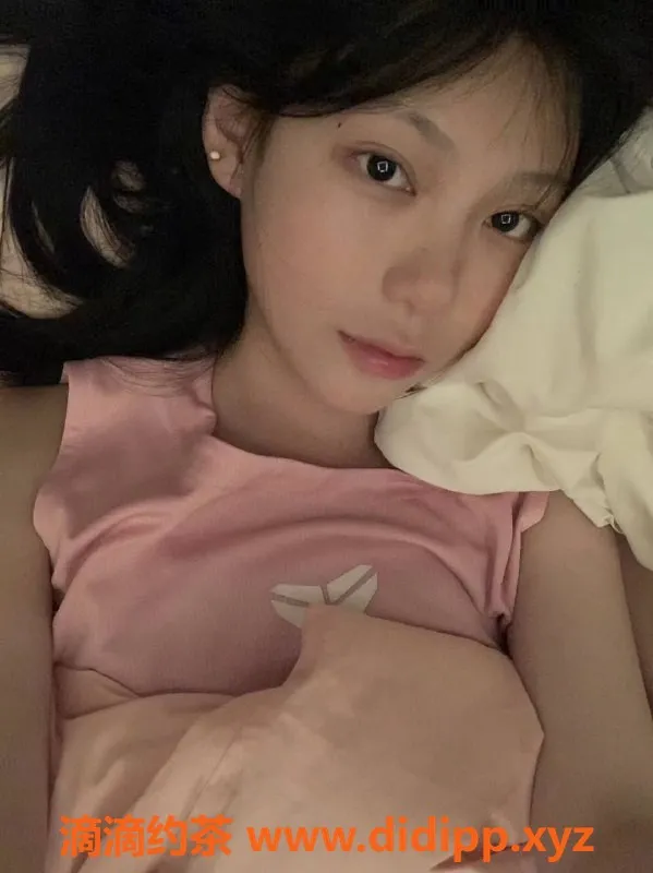 昆明楼凤-盘龙小猫，900元尽享制服丝袜服务