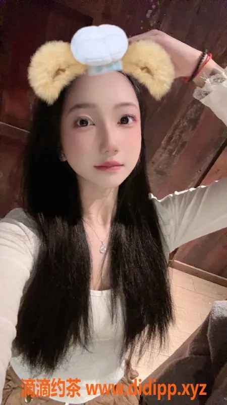 成都楼凤-成华区16岁转运珠，160cm身高B杯，超值体验