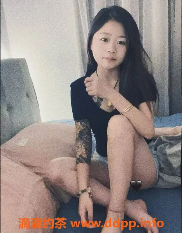 昆明楼凤-官渡小雨，600元体验制服丝袜服务