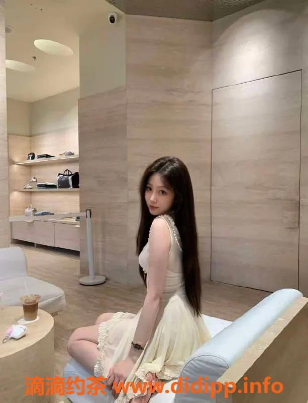 乌鲁木齐楼凤-170公分护士，天然D罩杯，服务超棒