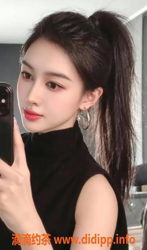 成都楼凤-武侯区潞潞，身材火辣，课时费7/11