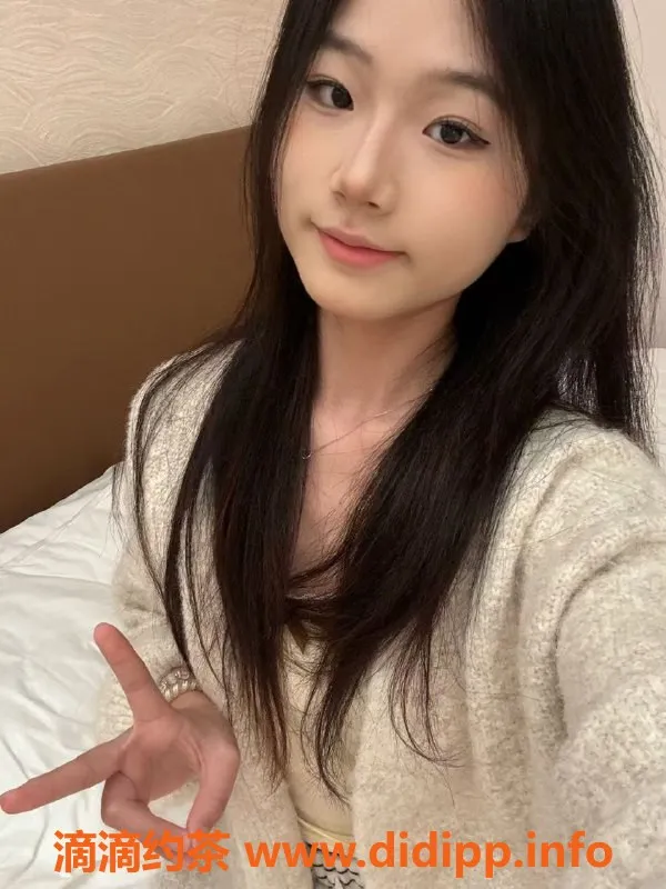 广州楼凤-白云婉婉，165cm身高，18岁青春活力