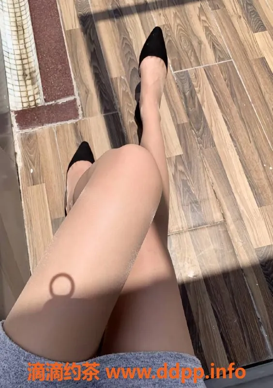 郑州楼凤-管城区21岁新人软软，166cm、50kg，亲密调情服务