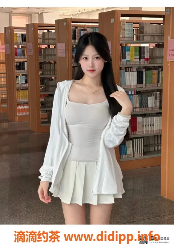 赣州楼凤-18岁波霸菜菜，165cm，36D，服务一流