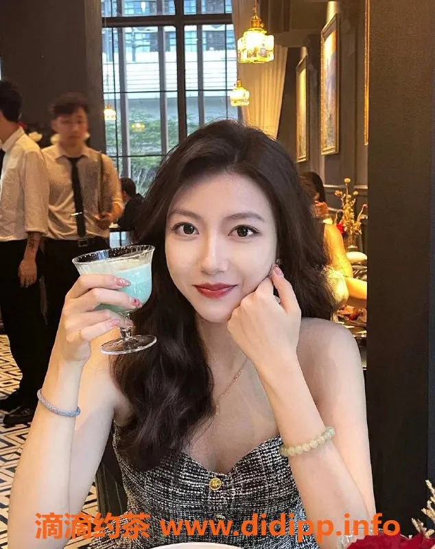 嘉兴楼凤-嘉兴秀洲区莉莉 168高86身 C罩杯 三点粉服务