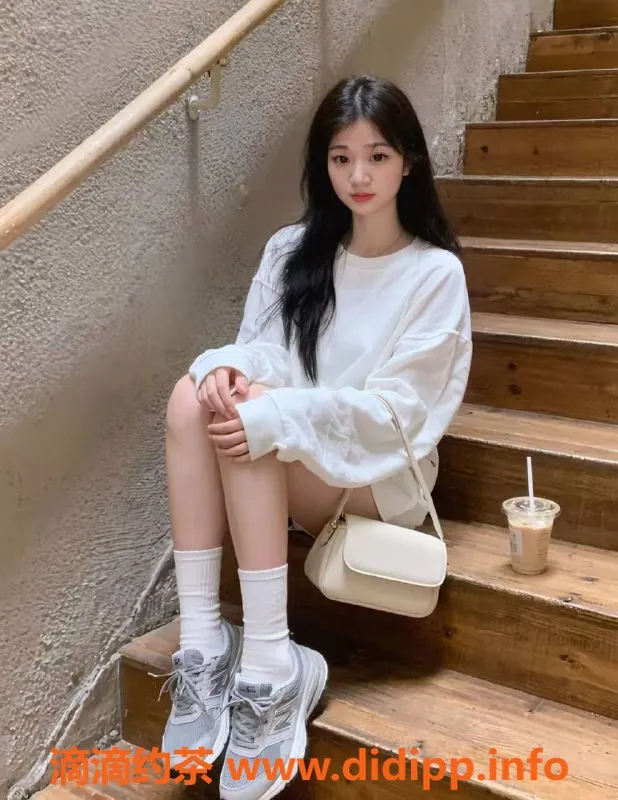 广州楼凤-桂城邻家小妹小甜甜，视频验证，服务超棒！