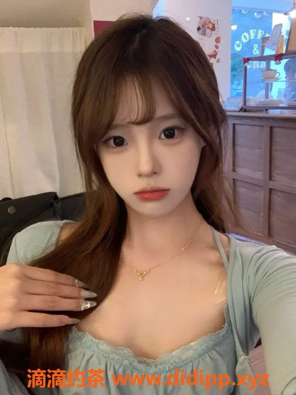 广州楼凤-番禺20岁文艺学妹婉汐，身高165，茶水费600起