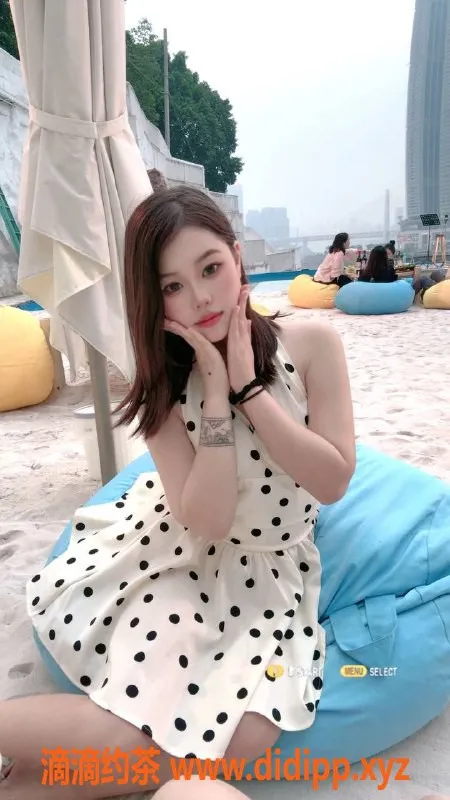 重庆楼凤-南岸菲菲，19岁162cm，52kg服务多样