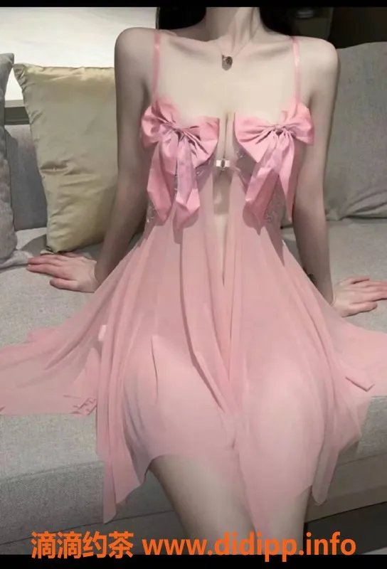 杭州楼凤-苏小小，28岁，158cm身高，93斤，34C 胸围服务