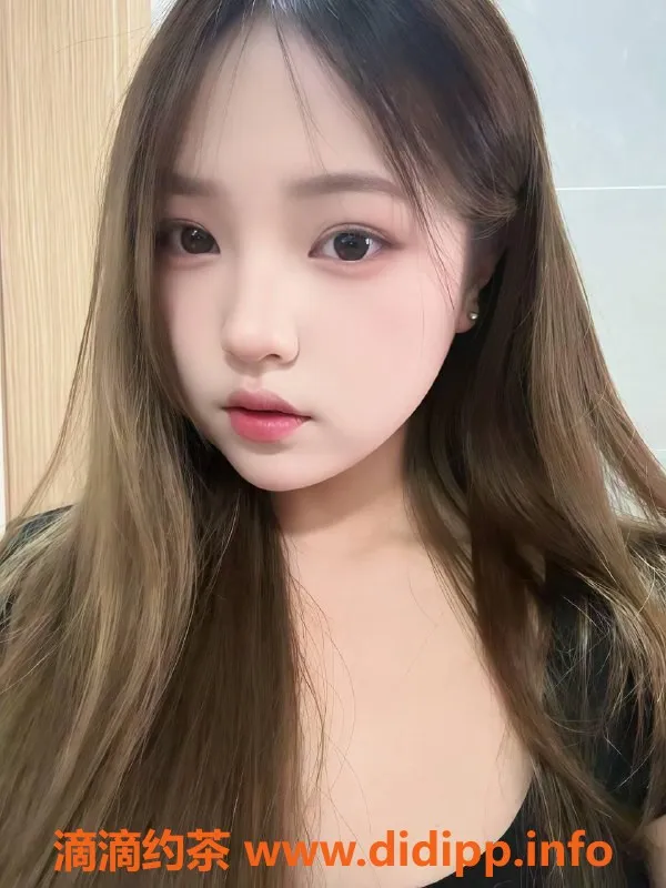 台州楼凤-台州路桥小苹果，160cm C+胸围，600元靠谱品茶
