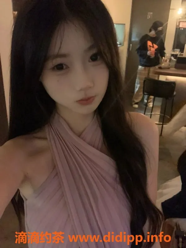 深圳楼凤-深圳22岁哲雅，165cm，46kg，夜课2300元