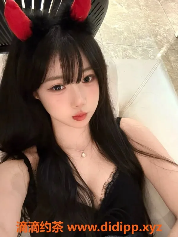 深圳楼凤-深圳22岁哲雅，165cm，46kg，夜课2300元