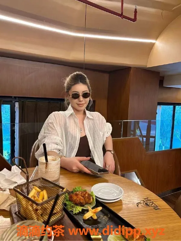 乌鲁木齐楼凤-可爱学生白小纯，身高173，体重100，C罩杯