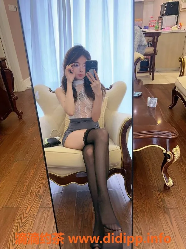 北京楼凤-朝阳小熊嫩妹，冷白皮，1400元服务！