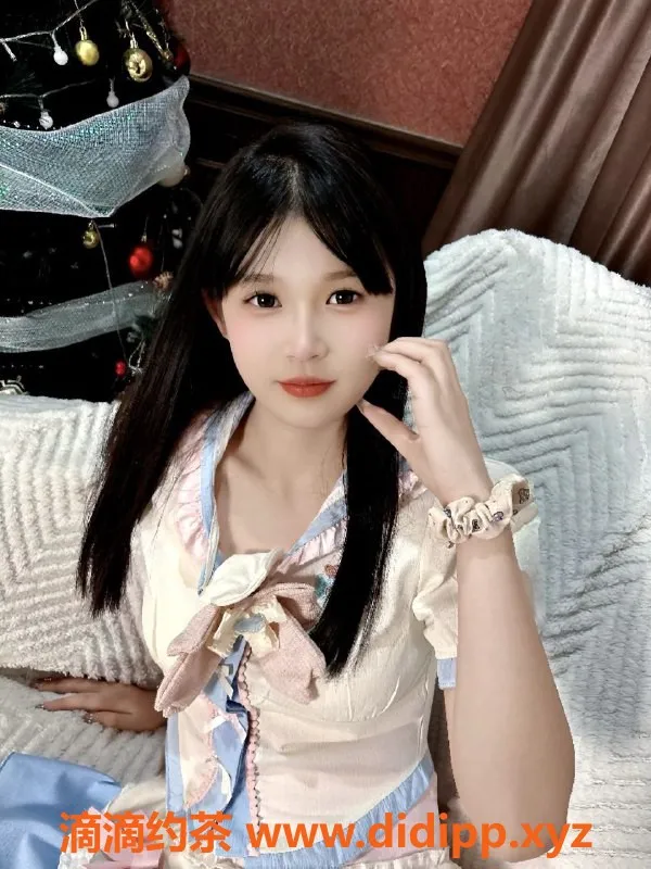 成都楼凤资源信息,武侯区甜甜，白嫩小个子颜值车