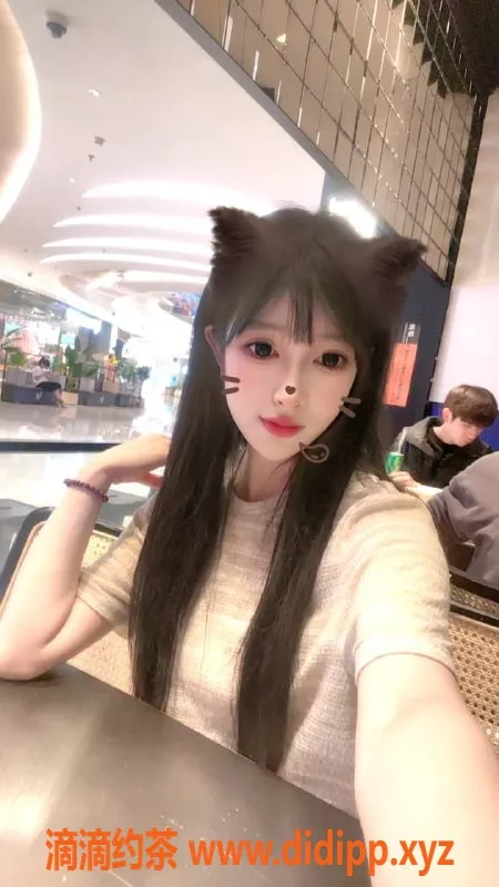 杭州楼凤资源信息,萧山区嫩妹倪妮，陪浴调情1800pp