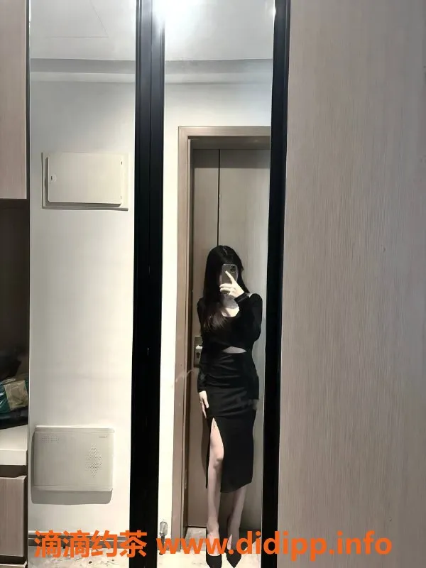 台州楼凤-台州优优，18岁，160cm，80斤，B+围，茶饮服务享受