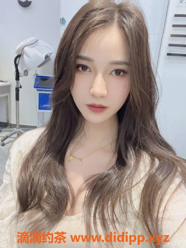 北京楼凤-亚运村嫩妹小静，批发内衣20Z起