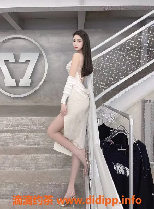 北京楼凤-亚运村嫩妹小静，批发内衣20Z起